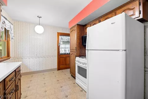 39561 Robert Ln, Elyria, OH 44035 photo 13