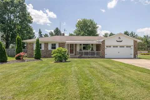 3318 Valley Forge Dr, Brunswick, OH 44212