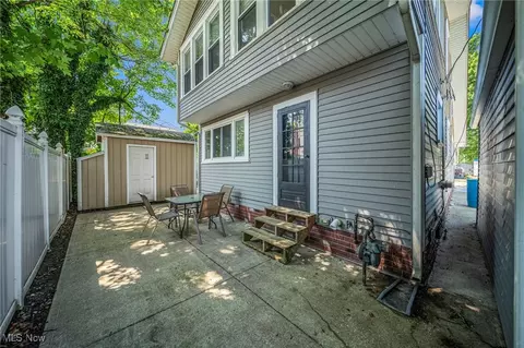 Exterior - 5016 W Mapleton Beach Dr, Geneva, OH 44041 photo 6 of 10
