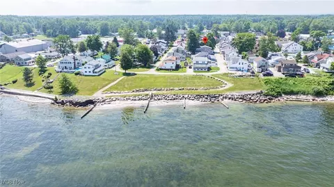 View/Area - 5016 W Mapleton Beach Dr, Geneva, OH 44041 photo 1 of 7