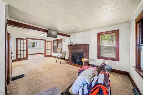 Living - 5016 W Mapleton Beach Dr, Geneva, OH 44041 photo 1 of 4