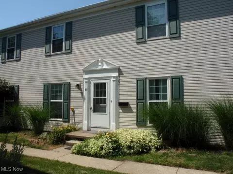 23 Valley Forge Ln, Elyria, OH 44035