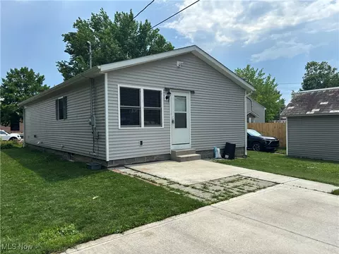 Exterior - 213 E 3rd St, Dover, OH 44622 photo 1 of 3