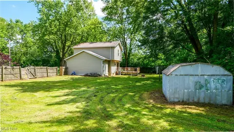 Exterior - 9009 Oak Ct, Windham, OH 44288 photo 8 of 10