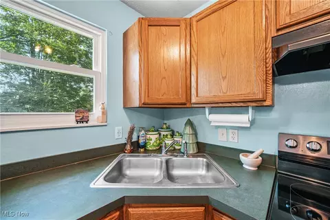 Kitchen - 9009 Oak Ct, Windham, OH 44288 photo 3 of 5