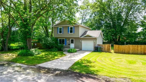 Exterior - 9009 Oak Ct, Windham, OH 44288 photo 10 of 10