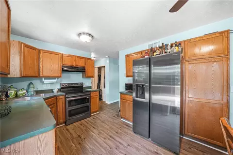 Kitchen - 9009 Oak Ct, Windham, OH 44288 photo 1 of 5