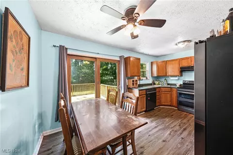 Entry Way - 9009 Oak Ct, Windham, OH 44288 photo 1 of 3