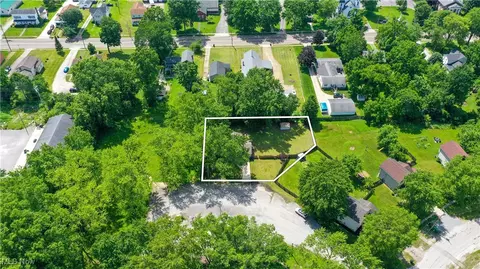View/Area - 9009 Oak Ct, Windham, OH 44288 photo 1 of 7