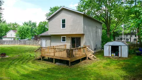Exterior - 9009 Oak Ct, Windham, OH 44288 photo 4 of 10