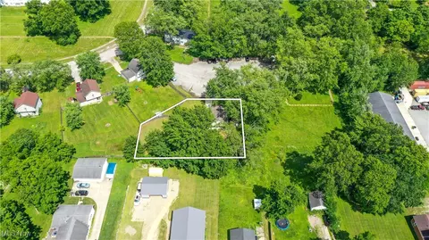 View/Area - 9009 Oak Ct, Windham, OH 44288 photo 4 of 7