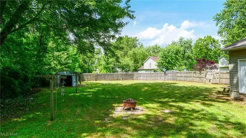 Exterior - 9009 Oak Ct, Windham, OH 44288 photo 7 of 10