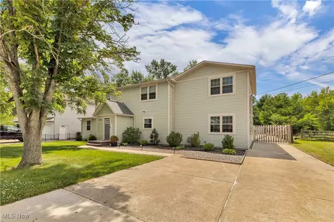 9892 Valleyview Dr, Columbia Station, OH 44028