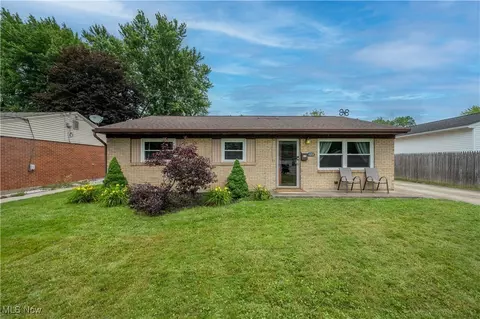 1291 Woodhurst Dr, Austintown, OH 44515