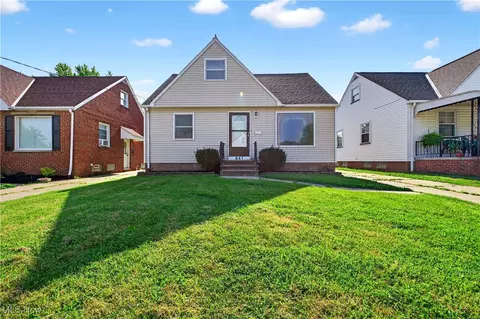 841 E 216th St, Euclid, OH 44119