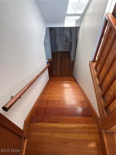 Entry Way - 19 Renee Dr, Struthers, OH 44471 photo 9 of 11