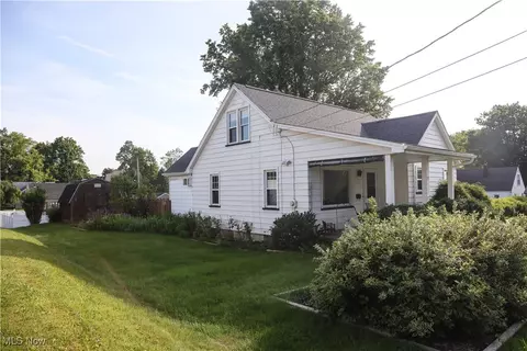 Exterior - 19 Renee Dr, Struthers, OH 44471 photo 1 of 8