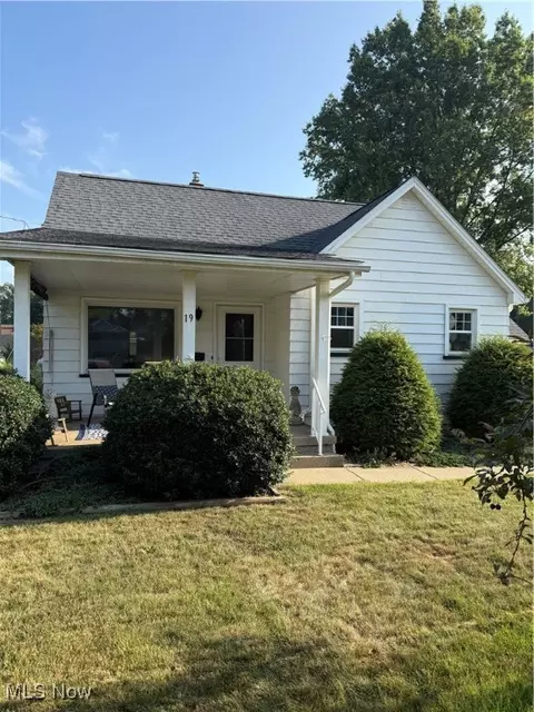 19 Renee Dr, Struthers, OH 44471