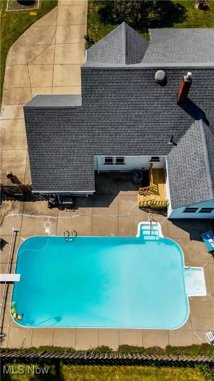 Exterior - 19 Renee Dr, Struthers, OH 44471 photo 7 of 8