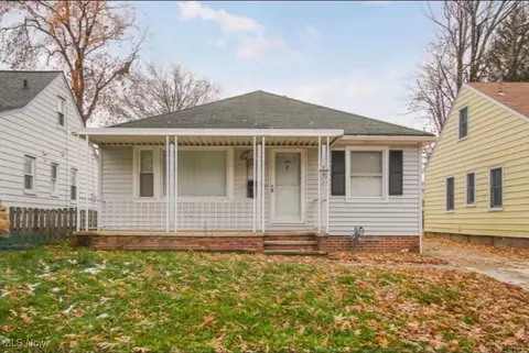 2807 Park Dr, Parma, OH 44134