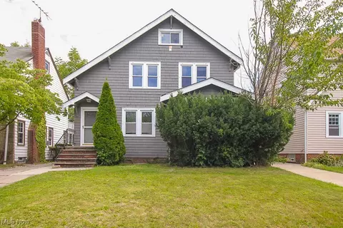 967 Pembrook Rd, Cleveland Heights, OH 44121