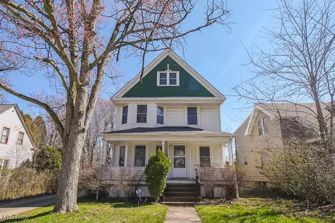 1725 Preyer Ave, Cleveland Heights, OH 44118