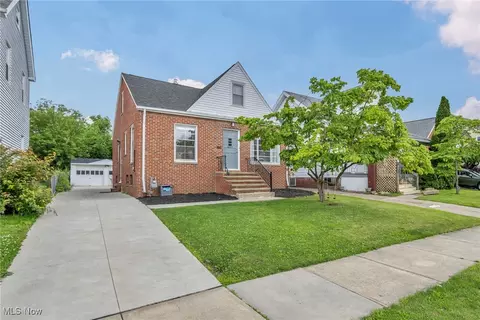 4007 Dawnshire Dr, Parma, OH 44134