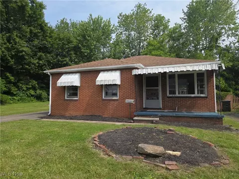 1321 Vermont NE, Canton, OH 44714