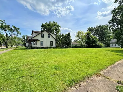 Exterior - 1307 West Ave, Elyria, OH 44035 photo 6 of 7