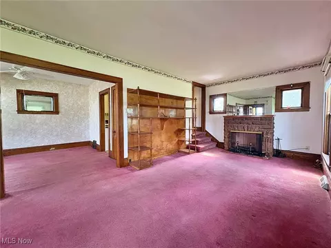 Living - 1307 West Ave, Elyria, OH 44035 photo 3 of 6