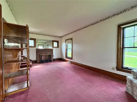 Living - 1307 West Ave, Elyria, OH 44035 photo 2 of 6