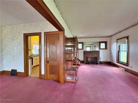 Living - 1307 West Ave, Elyria, OH 44035 photo 1 of 6