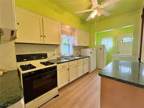 Kitchen - 1307 West Ave, Elyria, OH 44035 photo 2 of 2