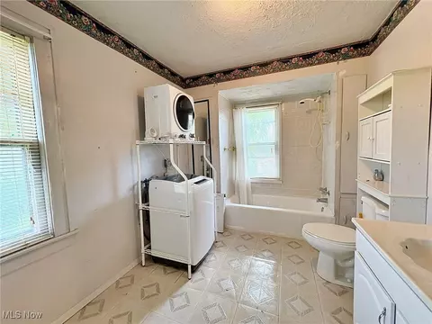 Bath - 1307 West Ave, Elyria, OH 44035 photo 1 of 1