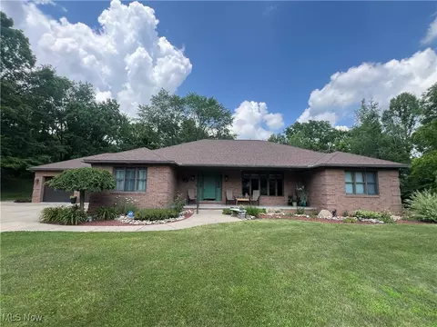 6469 Goodmote Dr NW, Dover, OH 44622