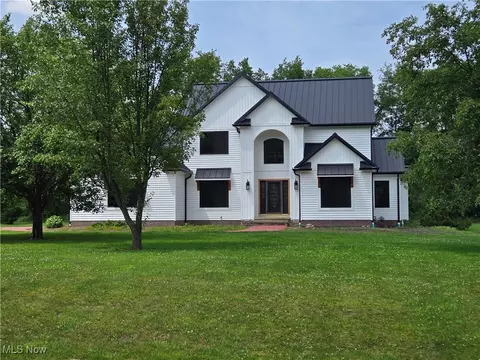 12605 Boggy Creek Dr, Huntsburg, OH 44046