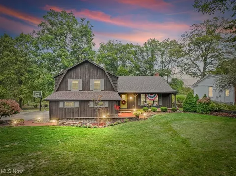 313 Whittlesey Dr, Tallmadge, OH 44278