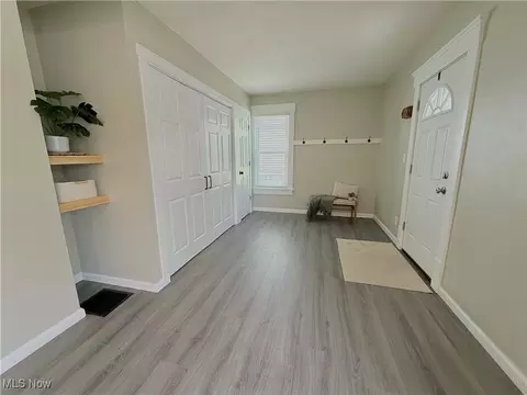 918 Pitkin Ave, Akron, OH 44310 photo 3