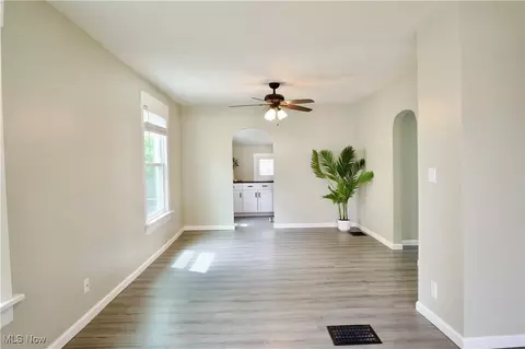 918 Pitkin Ave, Akron, OH 44310 photo 6