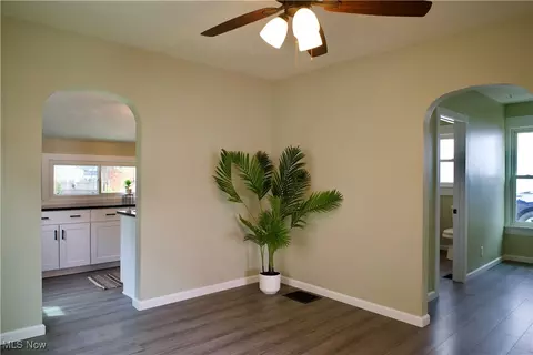 918 Pitkin Ave, Akron, OH 44310 photo 13
