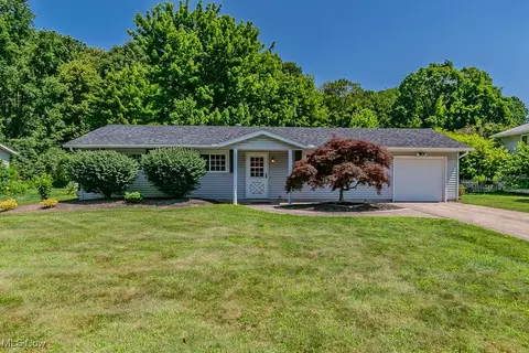 6839 Shelly Dr, Madison, OH 44057