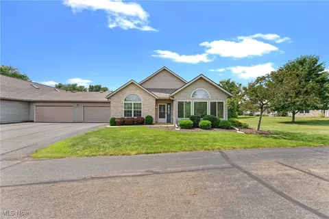 4204 Tannybrooke Ln NW #B, Canton, OH 44718