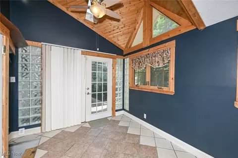 Entry Way - 517 Broad Ave NW, Canton, OH 44708 photo 2 of 2