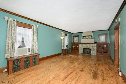 Living - 517 Broad Ave NW, Canton, OH 44708 photo 1 of 3