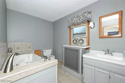Bath - 517 Broad Ave NW, Canton, OH 44708 photo 2 of 3
