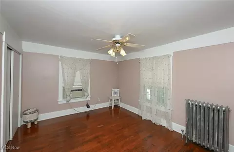 Bedroom - 517 Broad Ave NW, Canton, OH 44708 photo 3 of 5