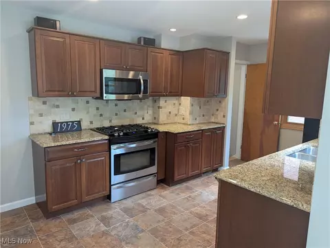 1975 E 226th St, Euclid, OH 44117 photo 11