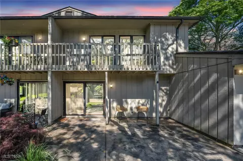 7351 Creekwood Dr, North Royalton, OH 44133