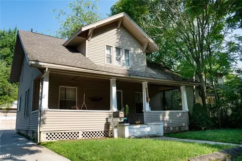 76 Akers Ave, Akron, OH 44312