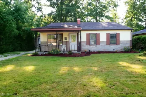 1863 Deerfield Ave SW, Warren, OH 44485